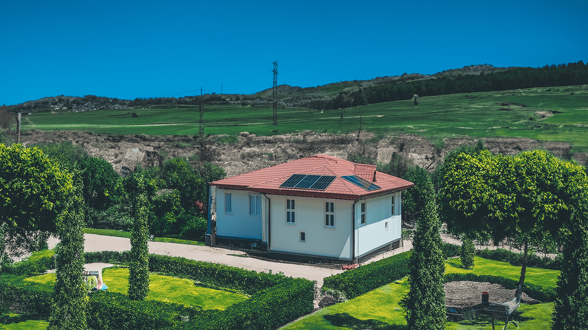 Zabuxda 223 Evi On-Grid Günəş Enerjisi Sistemi ilə Təchiz Etdik